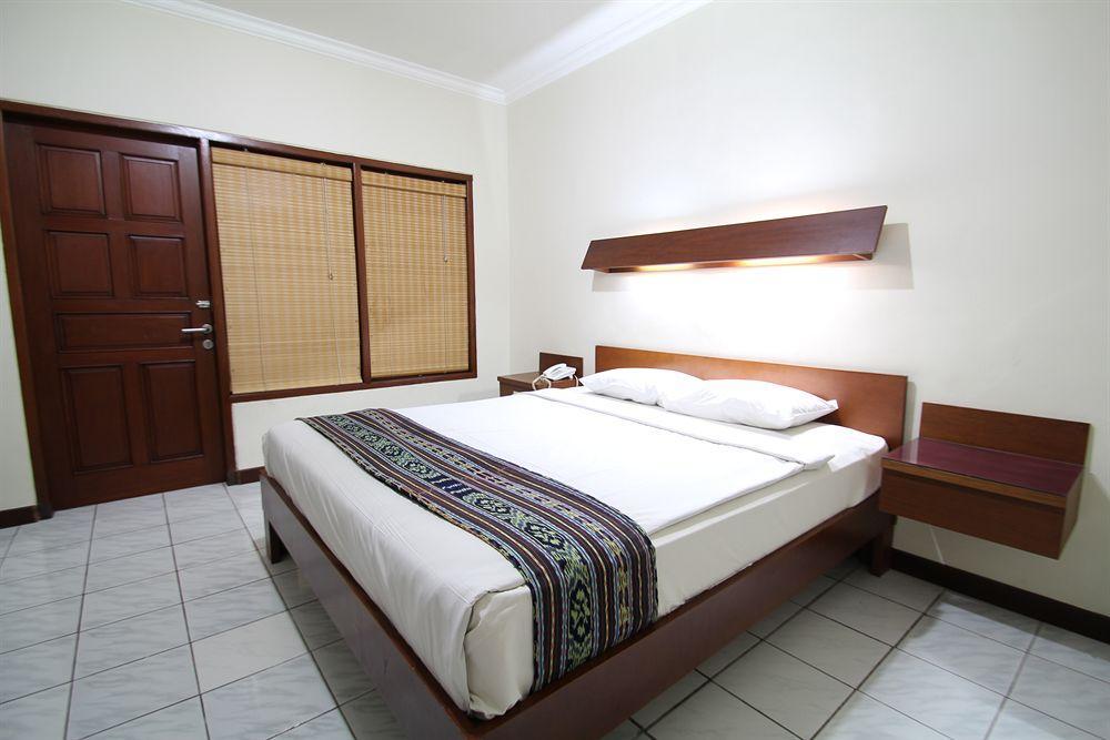Paradiso Beach Inn Kuta Lombok Exteriör bild