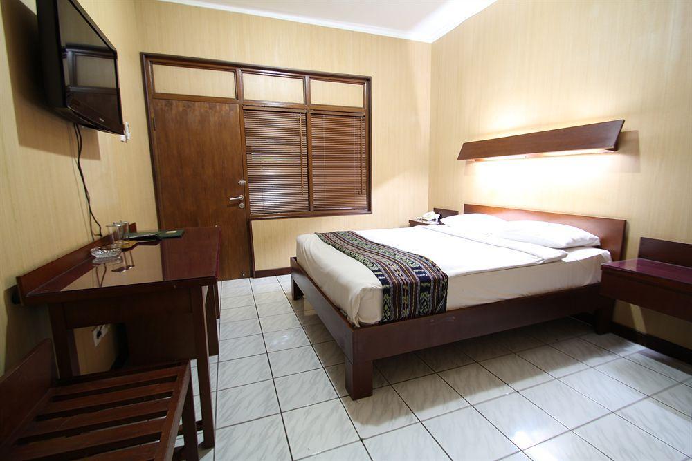 Paradiso Beach Inn Kuta Lombok Exteriör bild