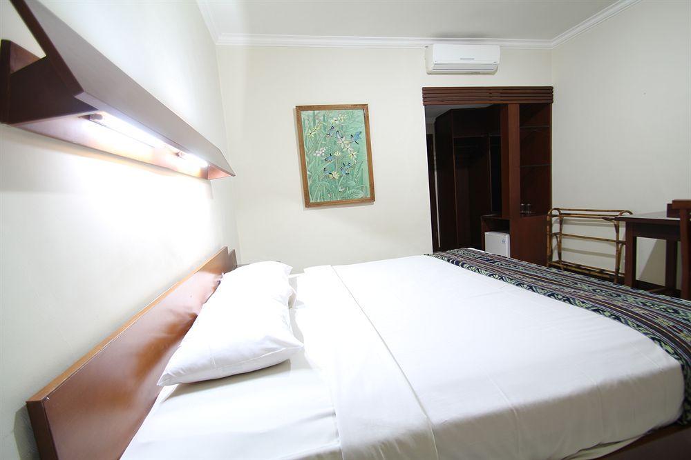 Paradiso Beach Inn Kuta Lombok Exteriör bild