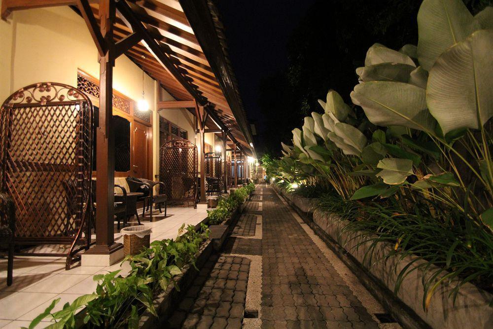 Paradiso Beach Inn Kuta Lombok Exteriör bild