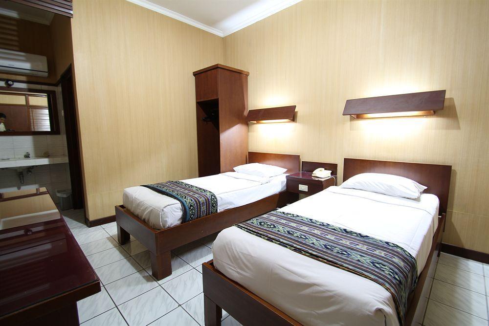 Paradiso Beach Inn Kuta Lombok Exteriör bild