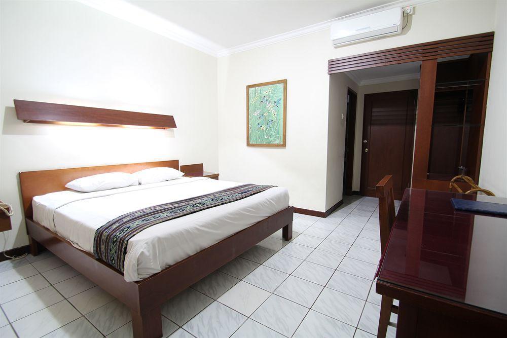 Paradiso Beach Inn Kuta Lombok Exteriör bild