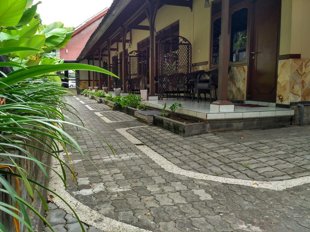 Paradiso Beach Inn Kuta Lombok Exteriör bild