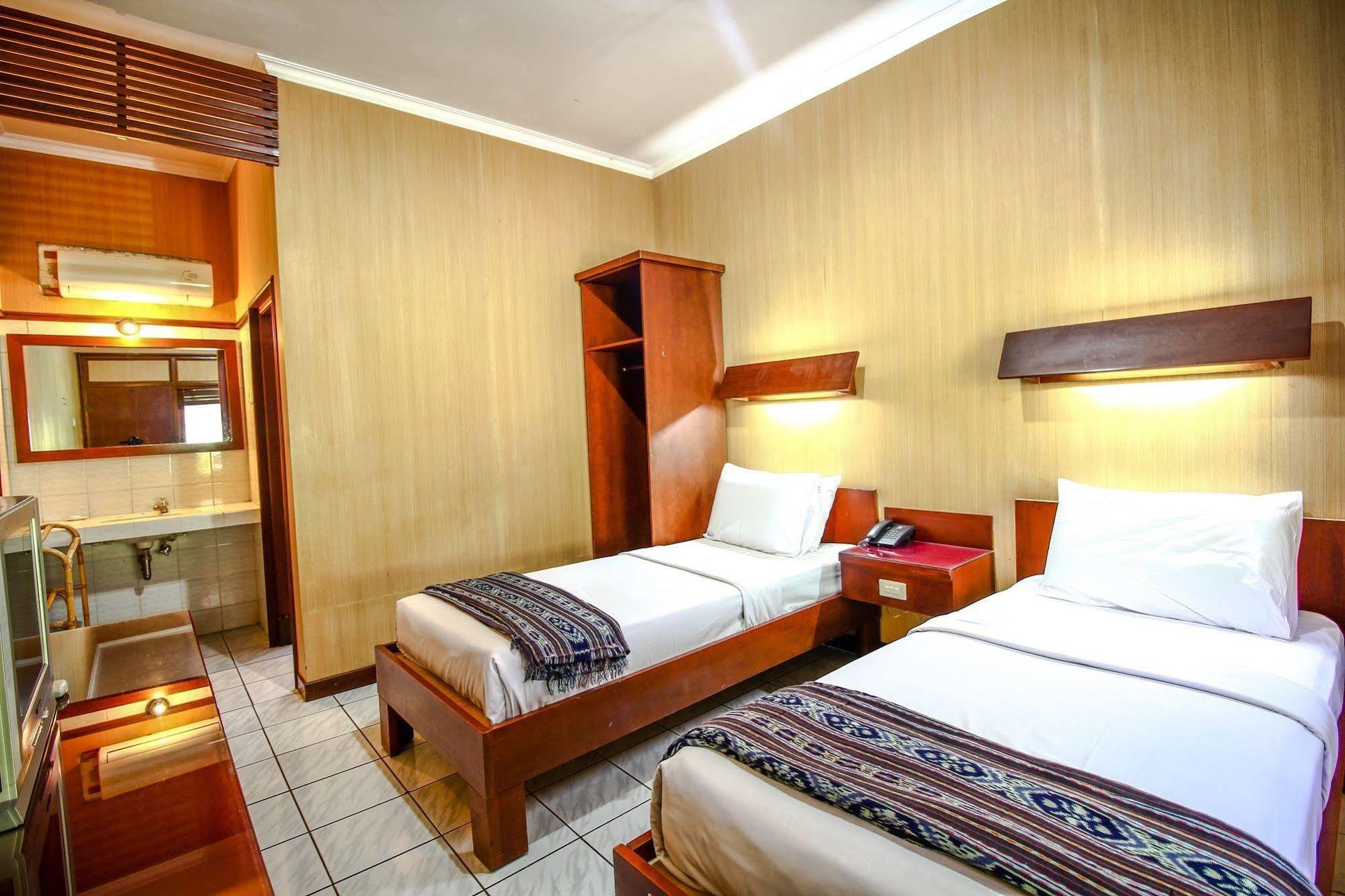Paradiso Beach Inn Kuta Lombok Exteriör bild