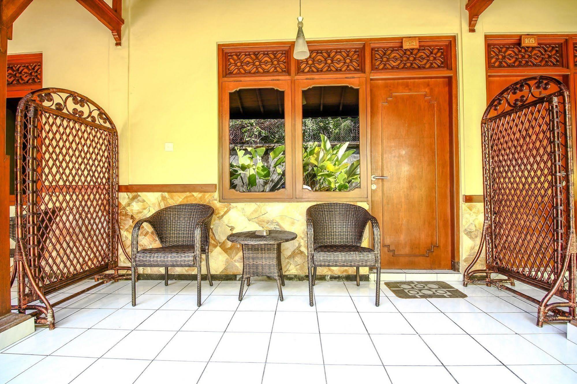 Paradiso Beach Inn Kuta Lombok Exteriör bild